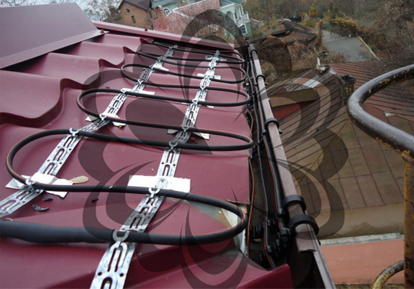 天溝融雪應(yīng)該選擇哪一種規(guī)格型號(hào)電伴熱帶？(圖1)