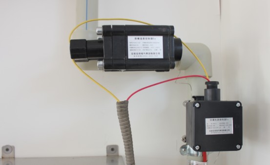 恒功率電伴熱帶安裝必備:防爆溫度控制器(圖1) 恒功率電伴熱帶安裝必備:防爆溫度控制器(圖1)